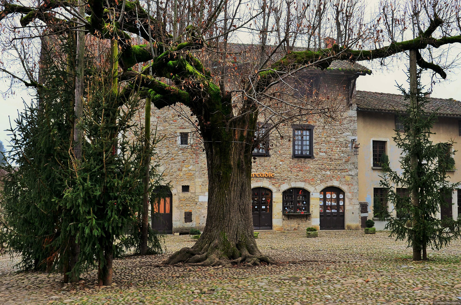Perouges